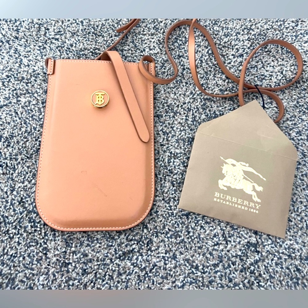 Burberry leather Anne crossbody cell phone wallet case!! SOLD OUT